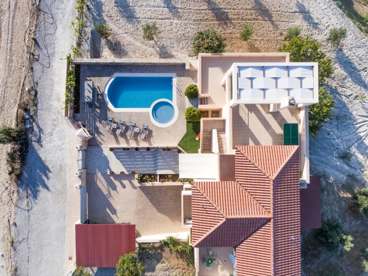 Villa Saint George Maroulás Exterior photo